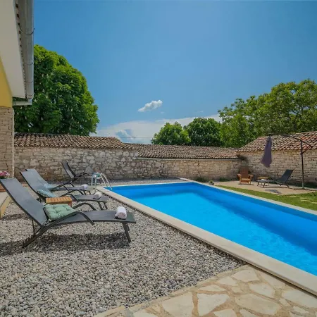 Villa Chiara Velovici