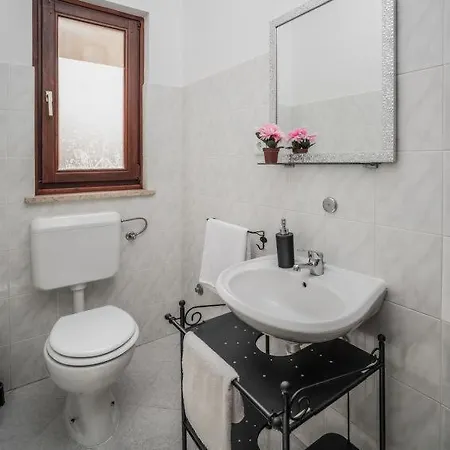 Chiara Villa